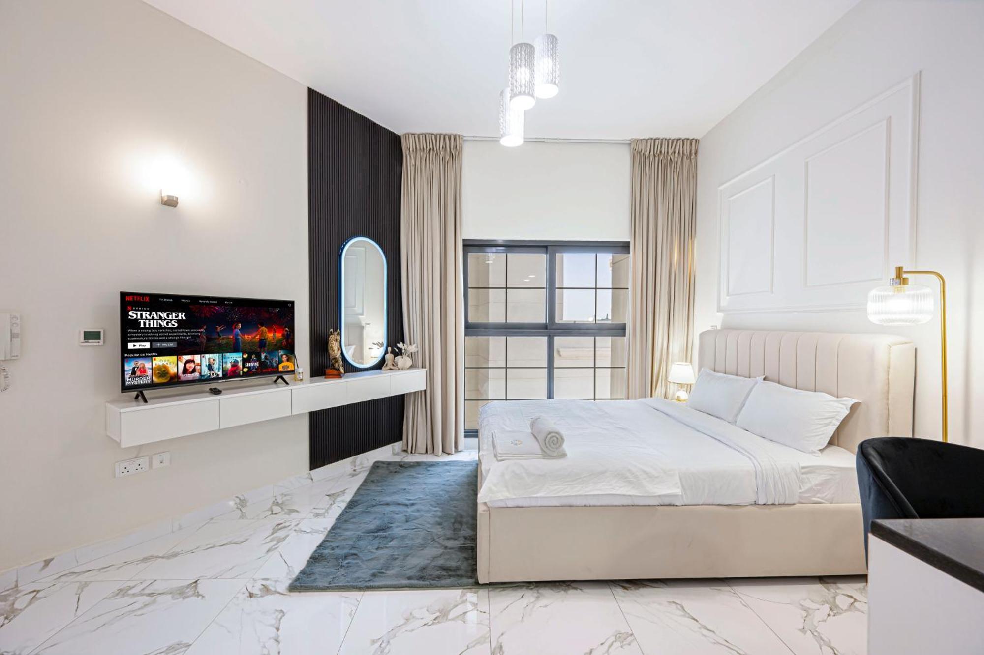 شقة Sophisticated With Dubailand Views دبي