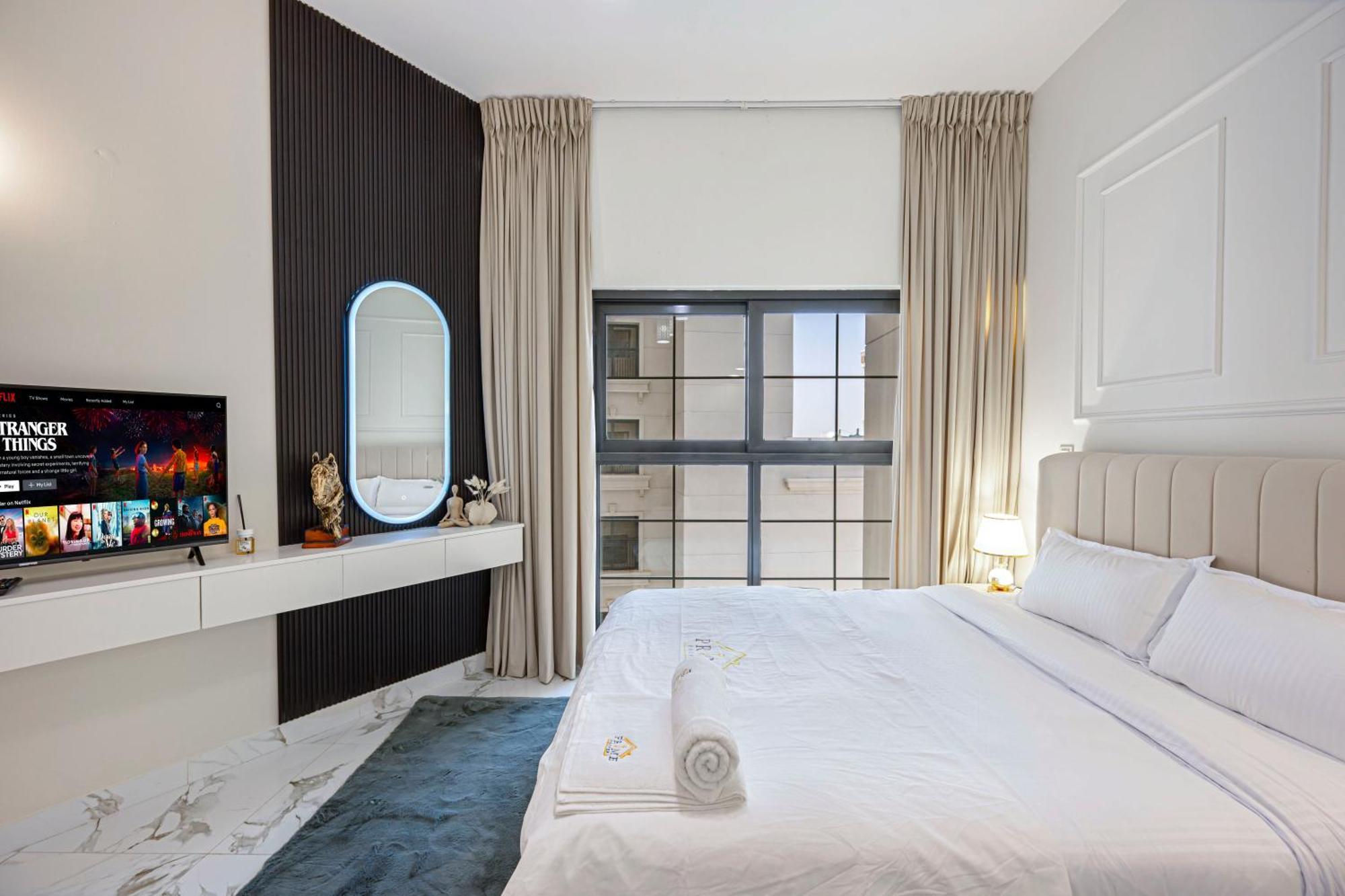 Sophisticated With Dubailand Views شقة