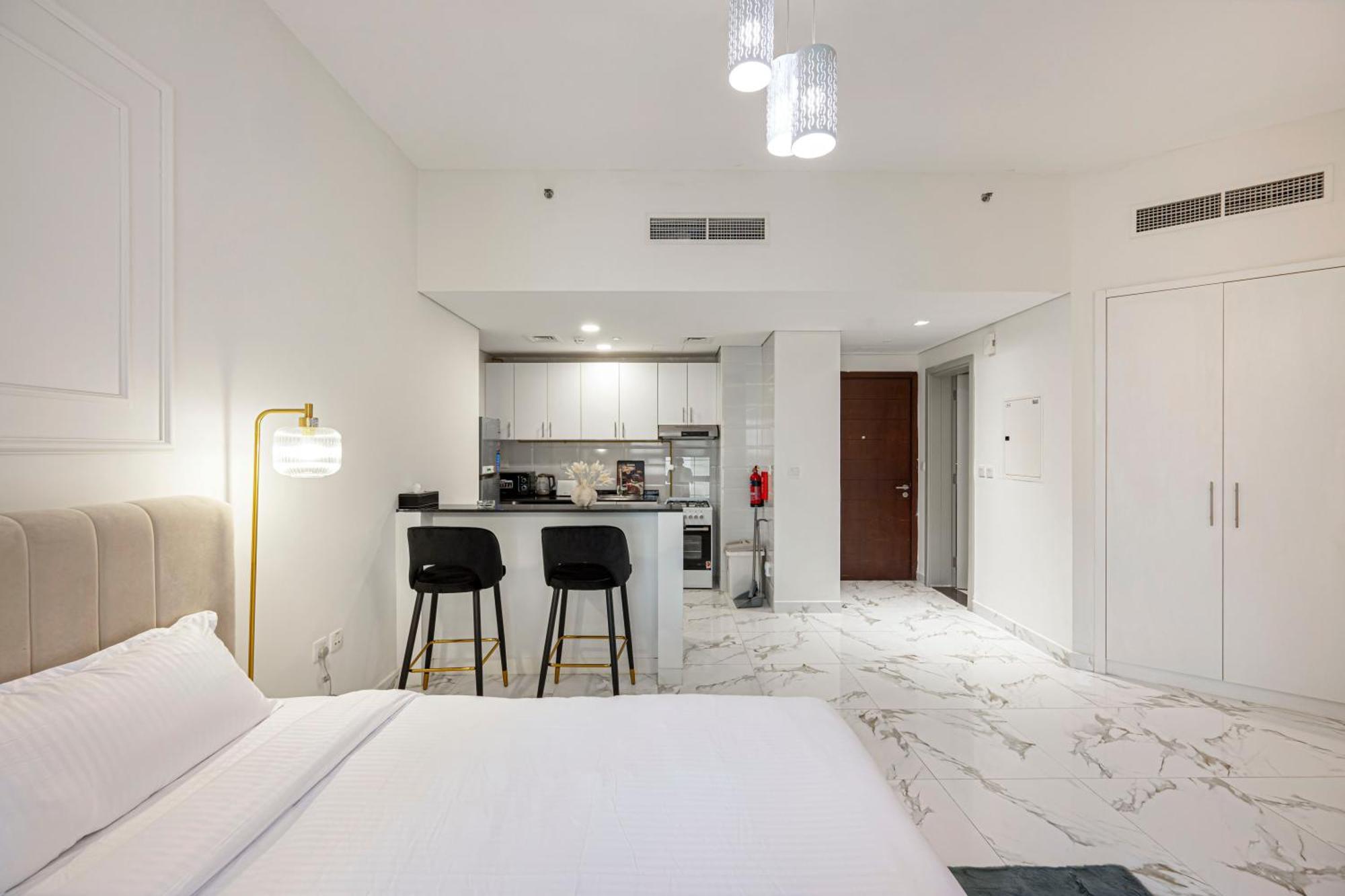شقة Sophisticated With Dubailand Views دبي