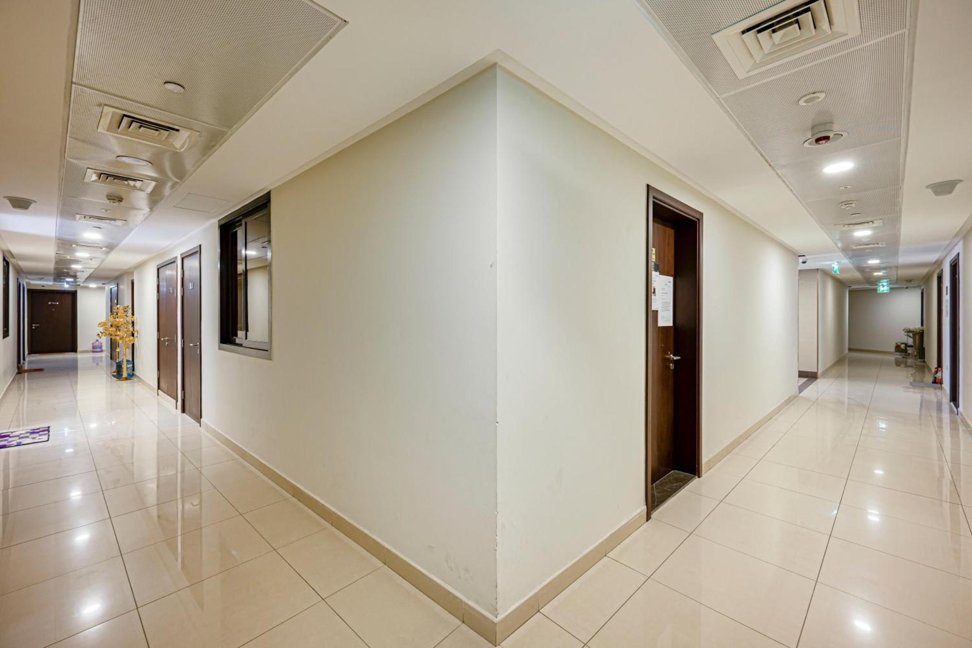 شقة Sophisticated With Dubailand Views *