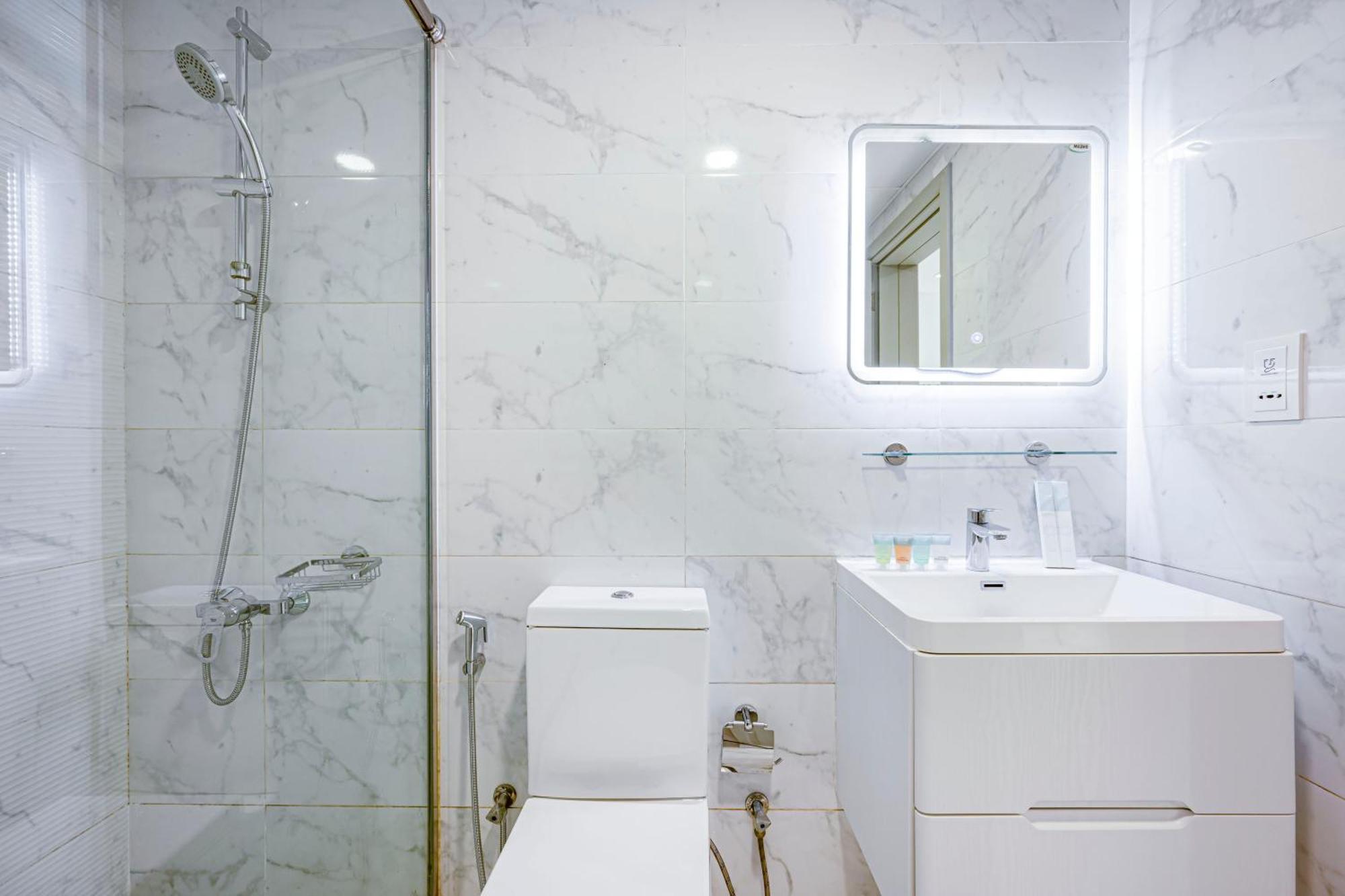Sophisticated With Dubailand Views شقة